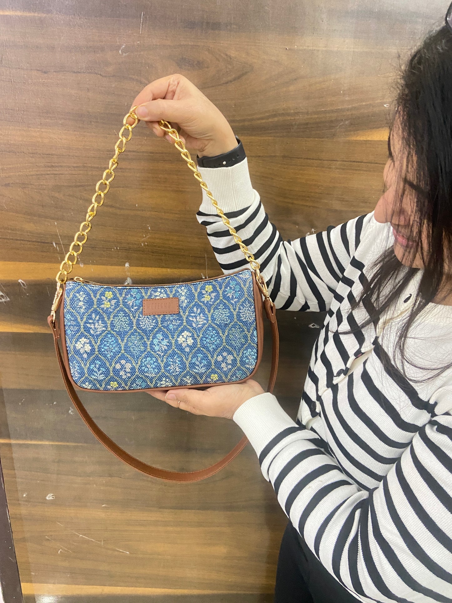 Imprint Baguette - Blue Flowers - Everyday Shoulder Bag