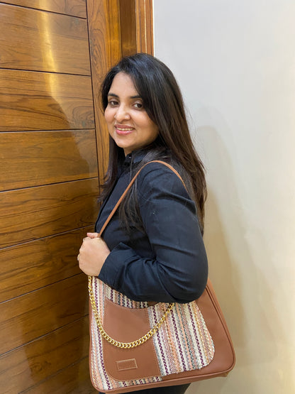 Crescent Baguette - Sand - Everyday Shoulder Bag