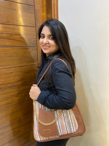 Crescent Baguette - Sand - Everyday Shoulder Bag