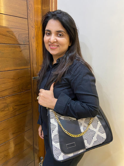 Crescent Baguette - Duo Tone - Everyday Shoulder Bag