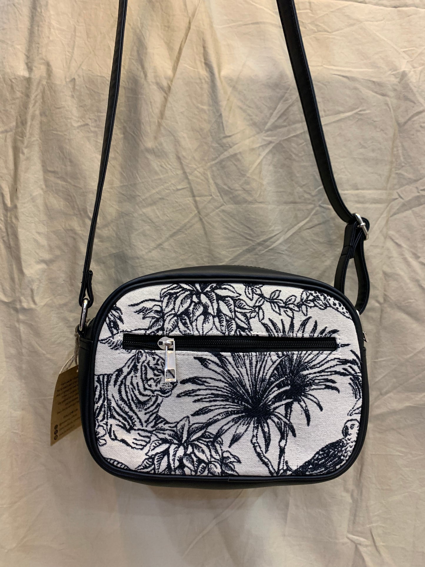 Sling Bag - Vufia